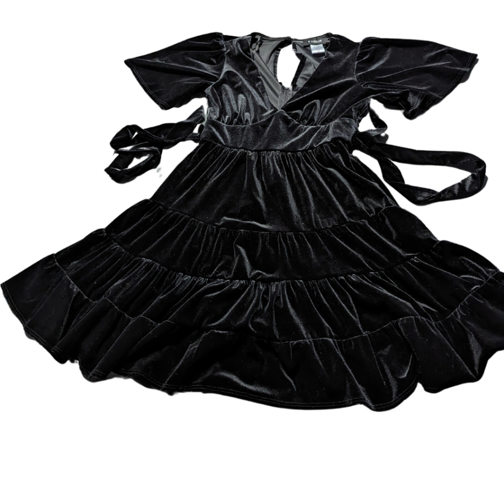 B Darlin Velvet Black dress size 5/6